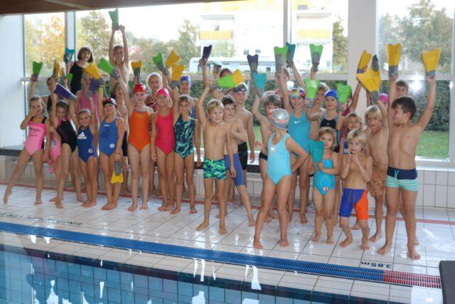 Flossen für die Jugend der ATS-Schwimmer